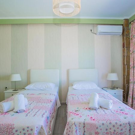 Laura Beach House Алікес Екстер'єр фото