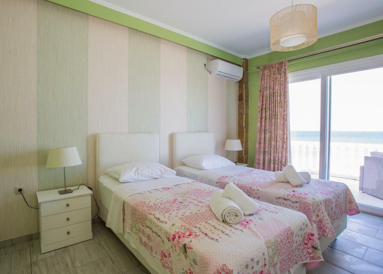 Laura Beach House Алікес Екстер'єр фото