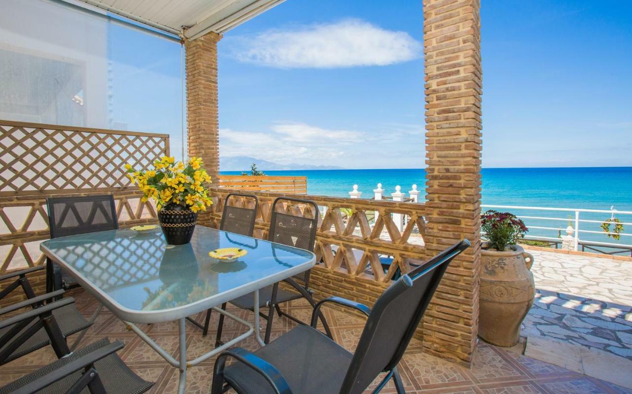 Laura Beach House Алікес Екстер'єр фото