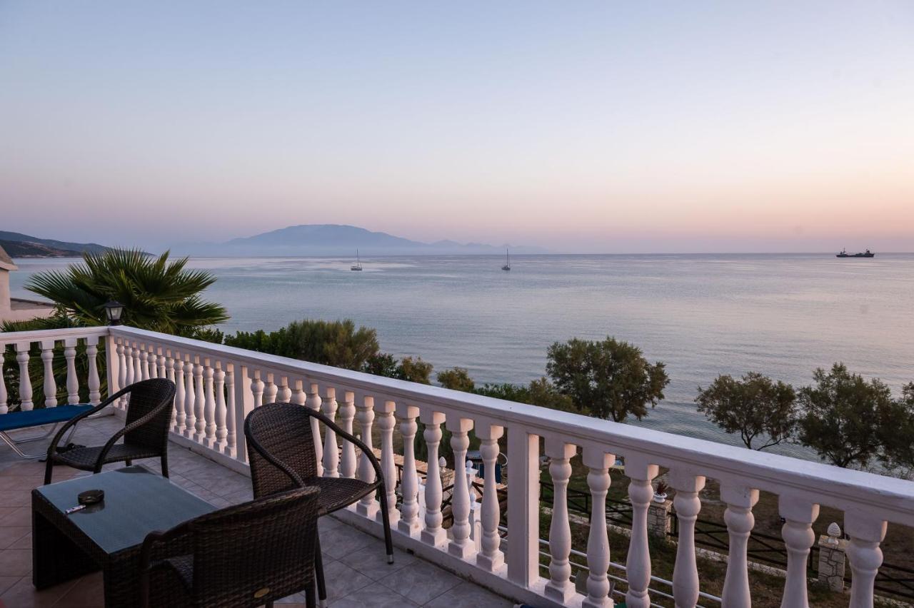 Laura Beach House Алікес Екстер'єр фото