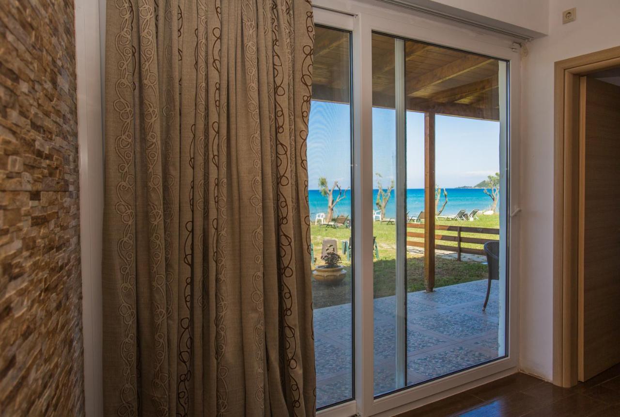 Laura Beach House Алікес Екстер'єр фото